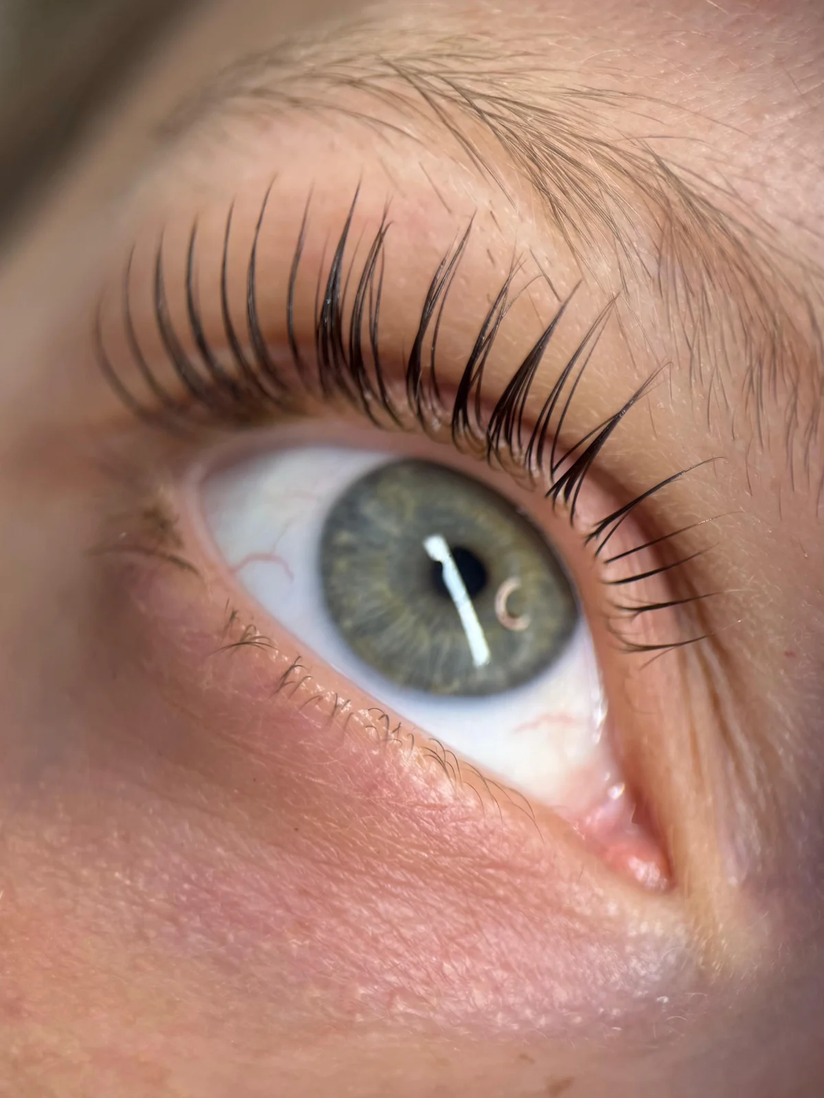 Wimpernbehandlung